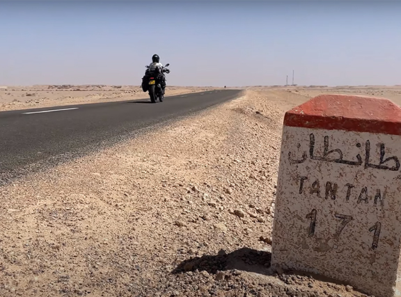 <p>Un périple à moto vers Tan-Tan : Aventure et Découverte au Maroc</p>